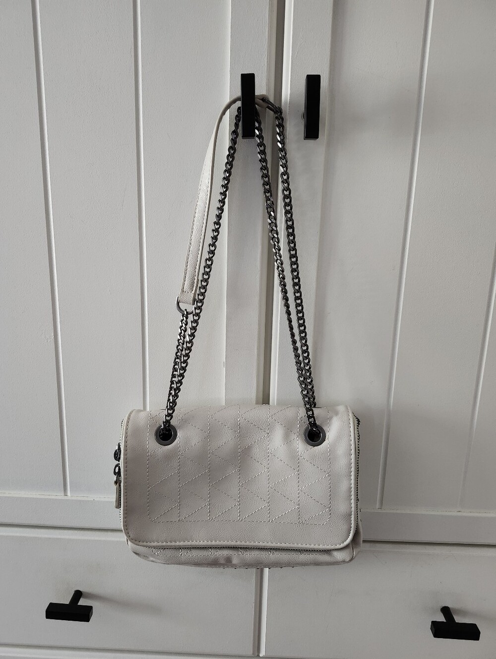 Zara Cream Quilted Chain-Handle Shoulder Bag